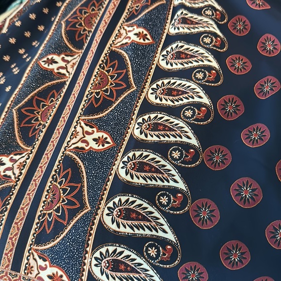 Vince Camuto Flutter sleeve dress- size 2 - Picture 6 of 7